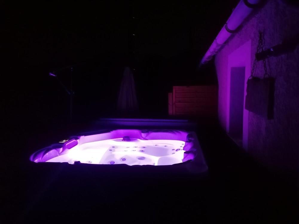 Gite De Charme Spa Privatif L'Oustau Di Tonin Malaucène Exteriör bild